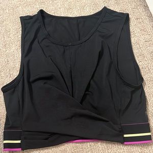 Black cropped workout tank